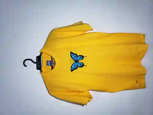 Camiseta bordada Mariposa