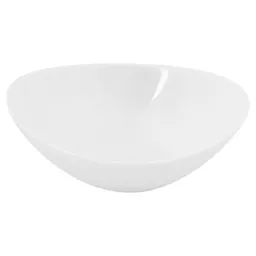 Plato Elaborado en Porcelana. Posee Forma Circular. Tiene Los Laterales Más Largos Que el Centro. Superficie Rugosa. Diseño de Líneas Que Bordean el Plato Con Relieve de Manera Horizontal. Ideal Para Ensaladas o Salsas. Apto Para Microondas y Lavavajillas.