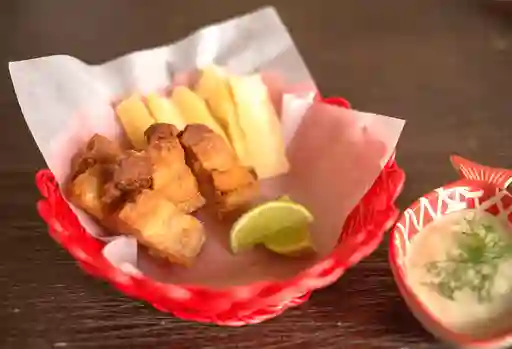 Chicharrones con Yuca