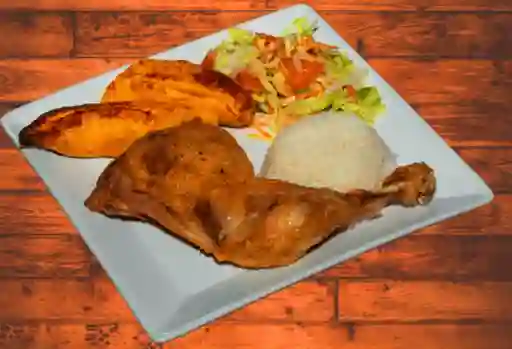 Bandeja con Pollo Dorado