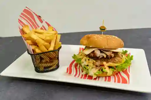 Burger Clásica con Papas a la Francesa