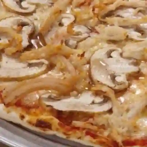 Pizza Pollo y Champiñones 