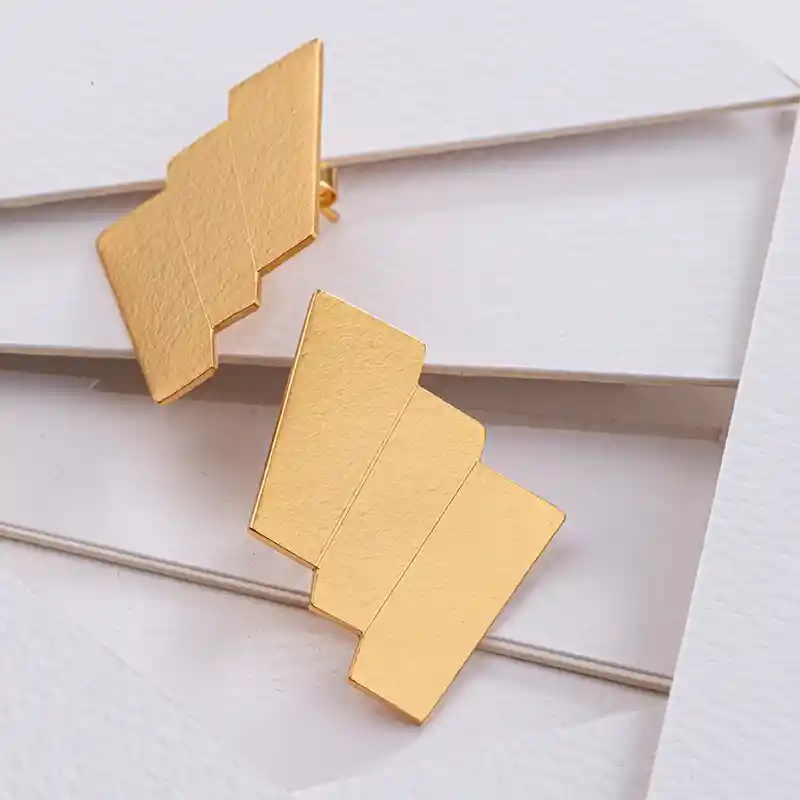 ARETES ESCALA ORO