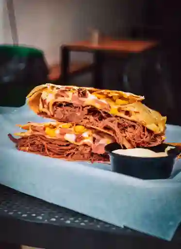 Combo Mundial ( Quesadilla - Burrito - Nachos - 2 Bebidas )