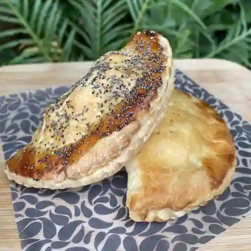 Duo de Empanadas Típicas 