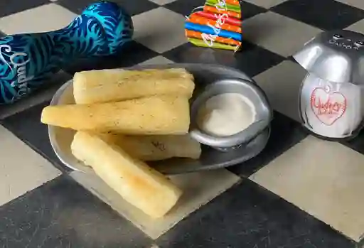 Yucas Frita con Suero Costeño