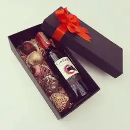 Vino Y Fresas Con Chocolate