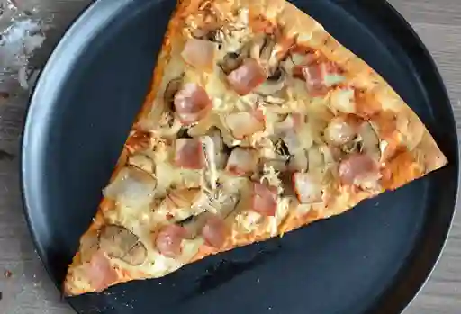 Pizza Carbonara Clásica