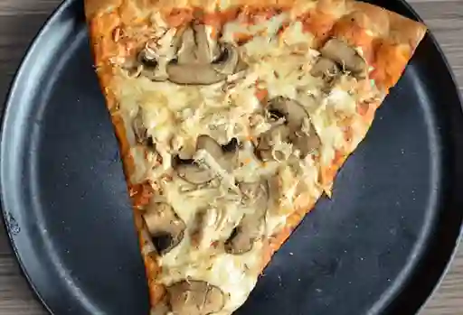 Pizza Pollo Champiñón Clásica