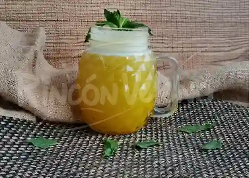 Jugo Natural de Piña con Hierbabuena 12 Onz