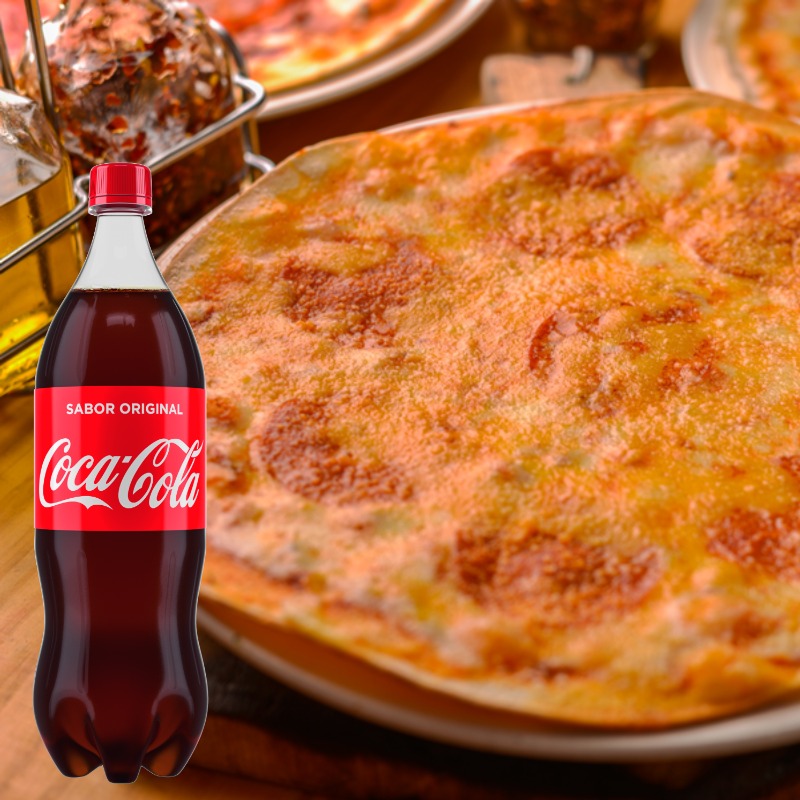 Combo Familiar Pepperoni + Coca Cola 1.5 L +4 Alfajores
