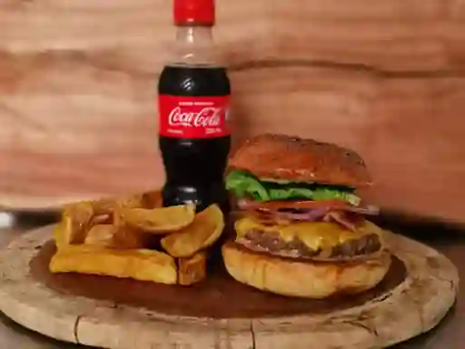 Bacon Cheeseburger con Papas y Budweiser