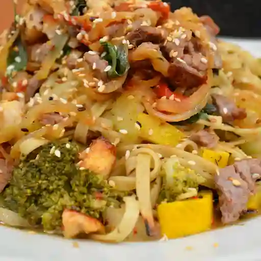 Fetuccini de Carnes y Vegetales