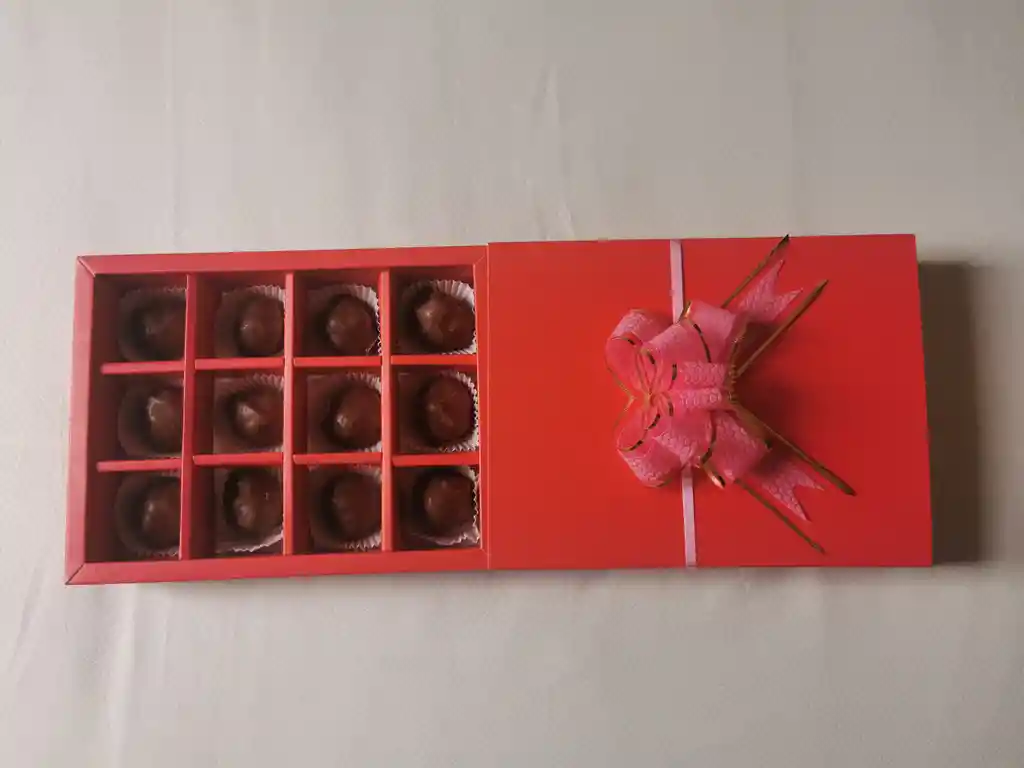 Artesanales Trufas En Caja Roja