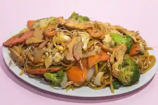 Chow Mein con Pollo