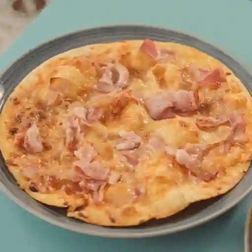 Pizza Tocineta y Cebolla Caramelizada