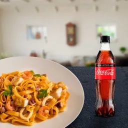 Fettucini Marinero y Coca-Cola