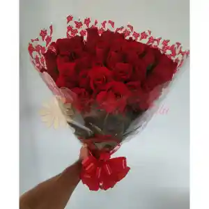 24 Rosas en bouquet con moño y bolsa decorativa