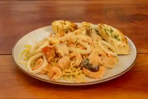 Pastas Del Mar con Salmón