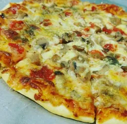 Pizza Pollo y Champiñones Medium