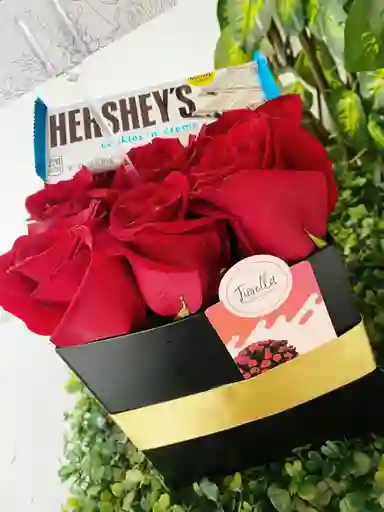 Caja Premium Con Rosas Y Chocolate