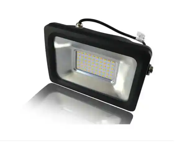 Reflector Led 50w Intemperie Lampara Exterior Luz Calida