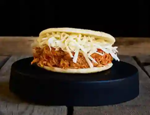 Arepa Carne Champiñón y Queso