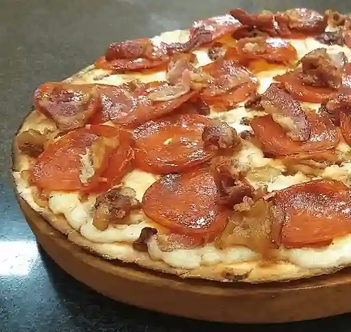 Pizza de Pepperoni y Tocineta