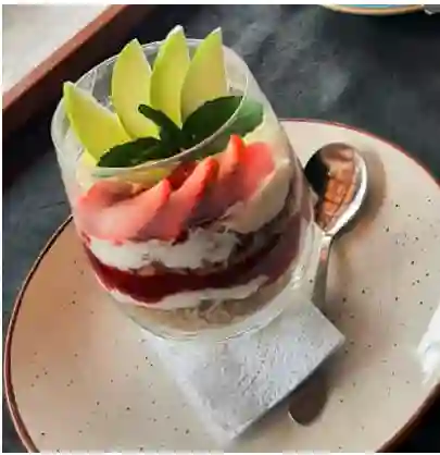 Yogur Griego con Cacao en Frutas