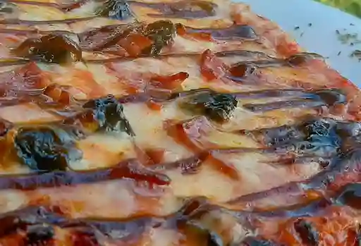 Pizza de Ciruela Tocineta
