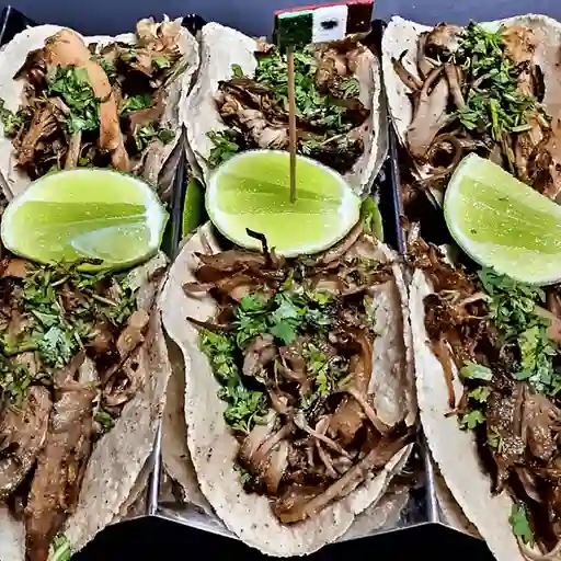 Tacos Carnitas de Cerdo X2