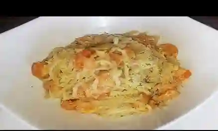 Spaghetti con Camarón en Salsa de Queso