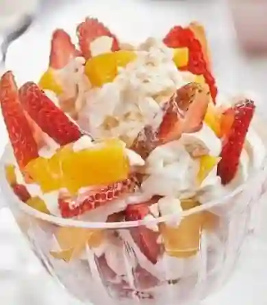 Fresas con Crema y Durazno