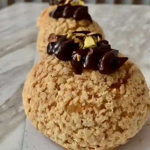 Choux Pistacho