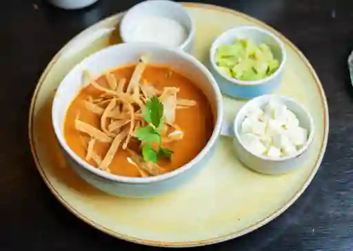 Sopa Tortilla con Camarones Al Chipotle