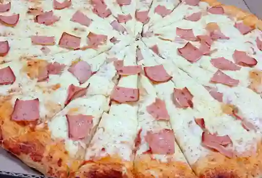 Pizza Jamón y Queso