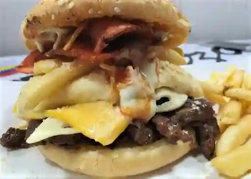 Hamburguesa de Lomito y 4 Quesos