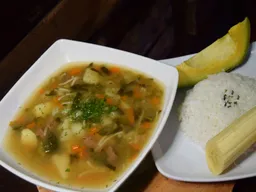 Sopa de Verduras y Pasta