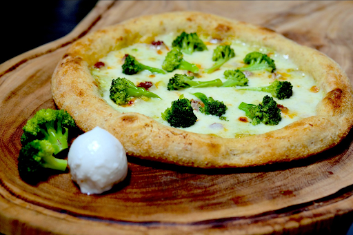 Pizza Salsiccia E Broccolini