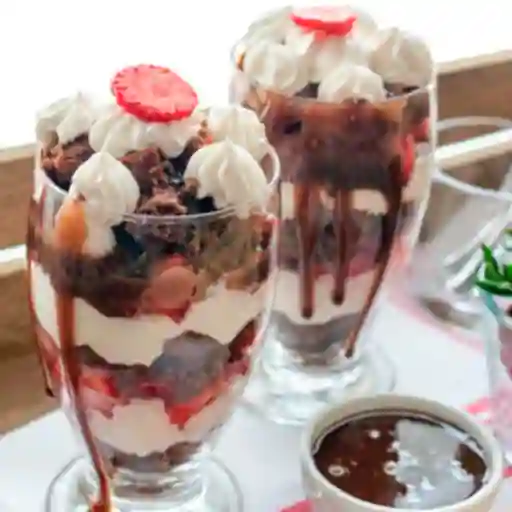 Fresas con Brownie 16 Onzas