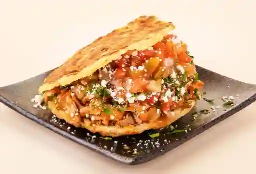 Combo Arepa de Chicharrón