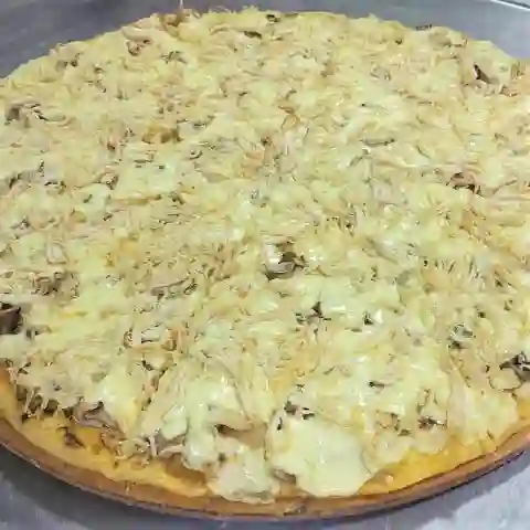 Pizza de Pollo y Champiñones Mediana