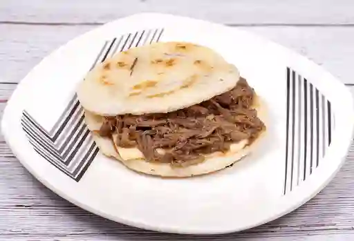 Combo Arepa Rellena de una Proteína