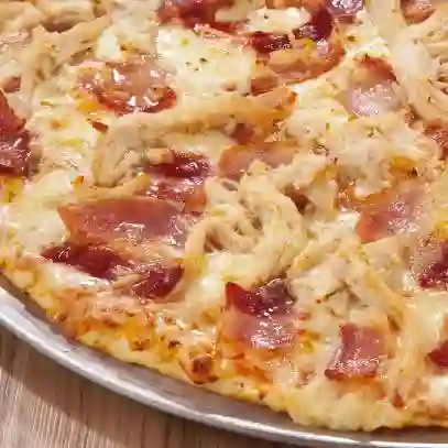 Pizza de Jamón y Pollo Mega