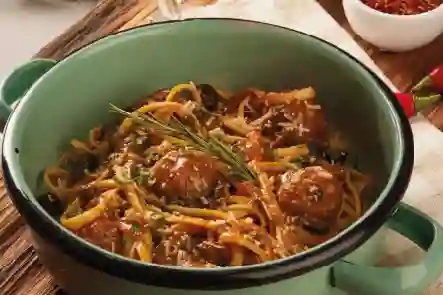 Pasta Albóndigas a la Put@nesca