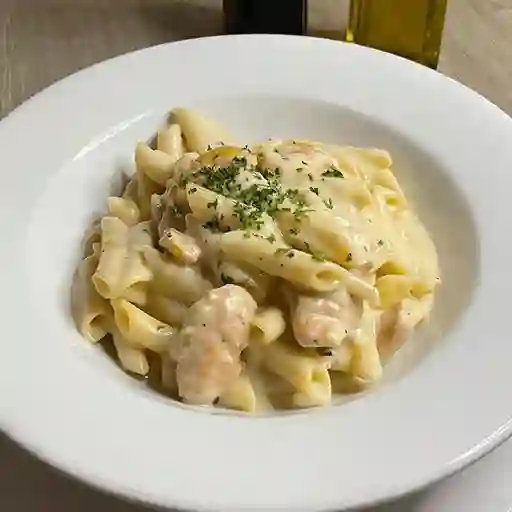 Pasta con Pollo Alfredo