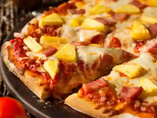 Pizza Salami Piña