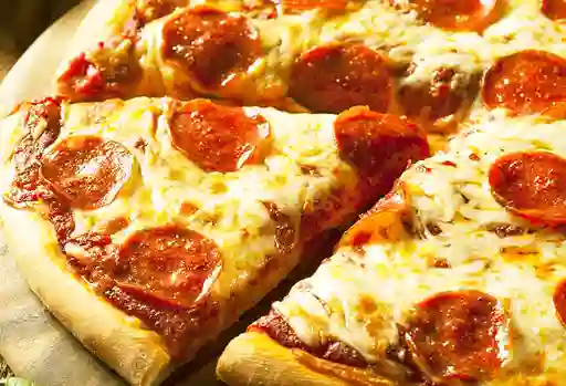 Pizza de Salami y Pimentón