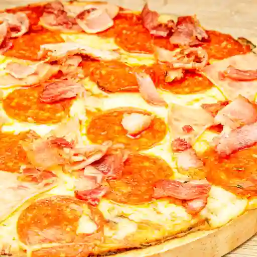 Pizza Carnivora Mediana.