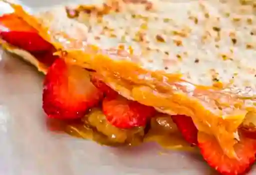 Crepe de Arequipe y Fresa